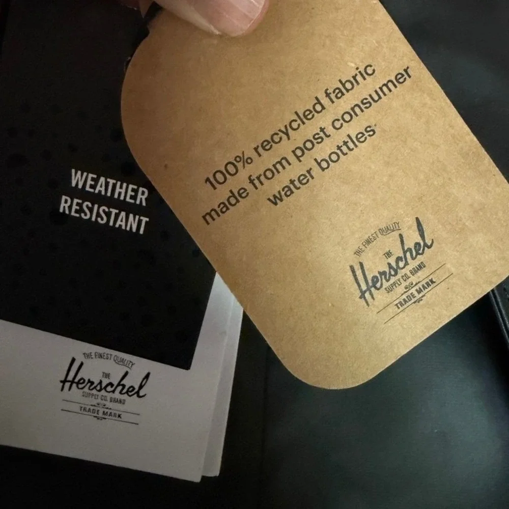 Herschel Weather Resistant Classic XL in Ash Rose